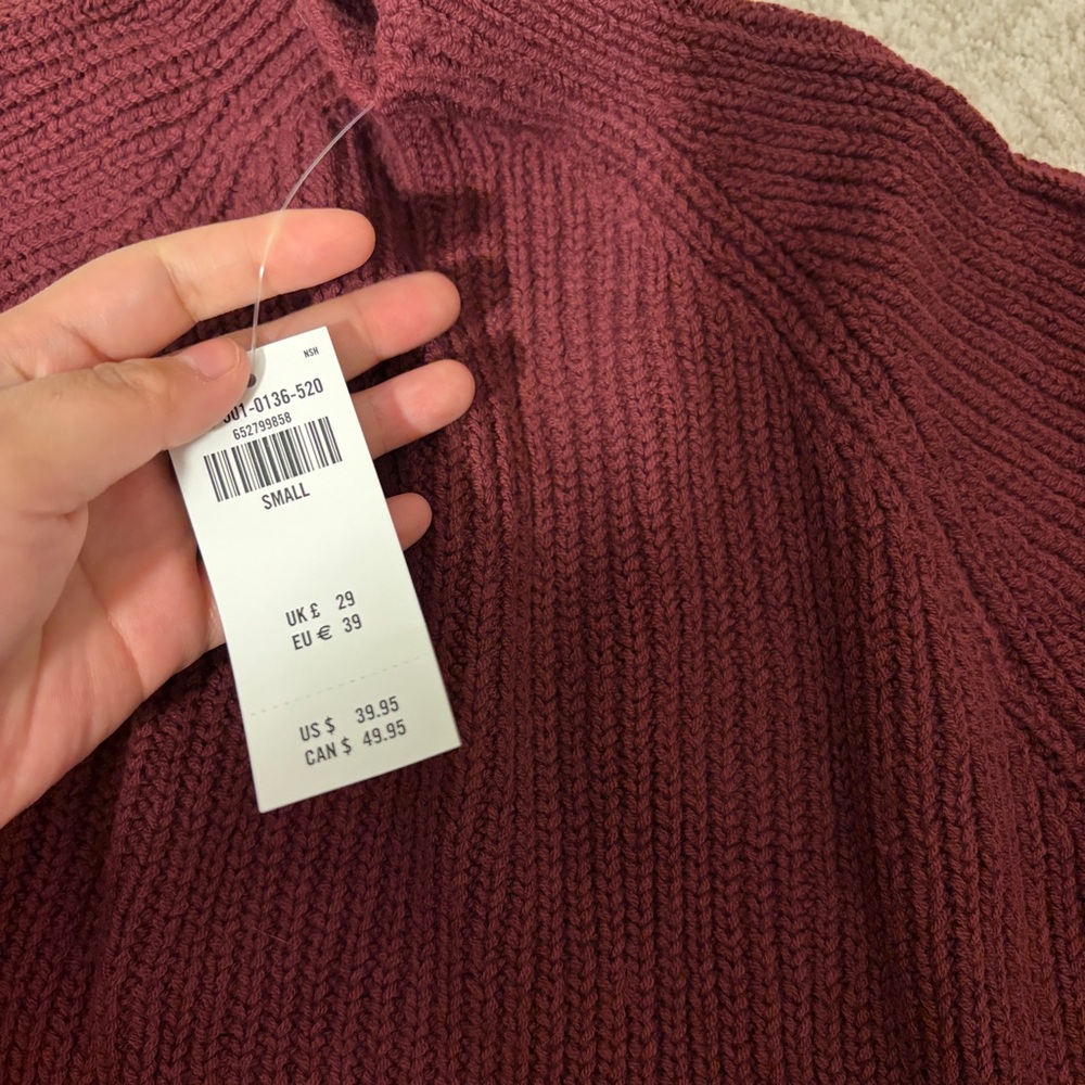 Hollister cropped mock neck Burgundy Sweater NEW - Picture 2 of 4